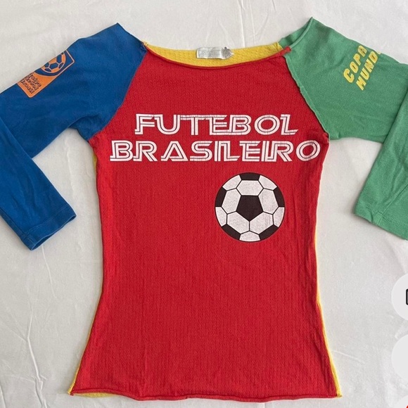 NOT SELLING!!! IN SEARCH OF THIS TOP IN A SMALL OR MEDIUM PLZ MESSAGE ME - Picture 1 of 1